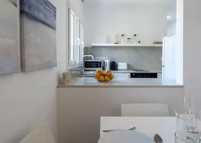 Lägenhet Harbour 1 Bedroom Steps From And Nightlife Paphos