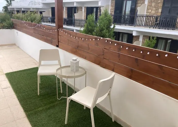 Harbour 1 Bedroom Steps From And Nightlife